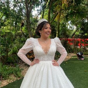 Elegant White Lace Wedding Dress